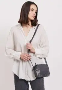 a perfect high quality leather evening bag which completes every outfit whether it is an elegant evening dress or just a t-shirt and jeans.